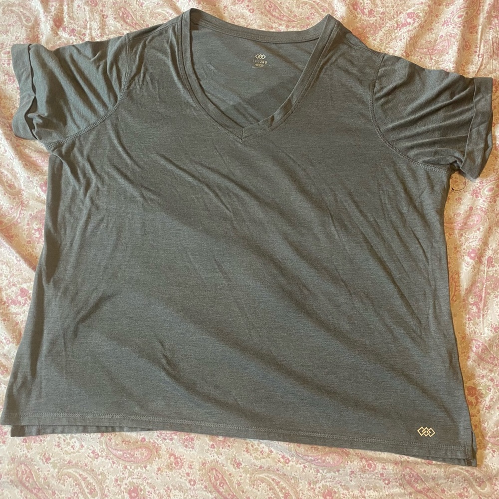 Leg3nd grey shirt 1X